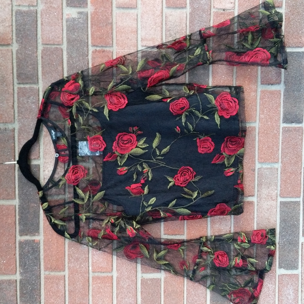 Lord and Taylor Top Size Medium - Picture 3 of 13